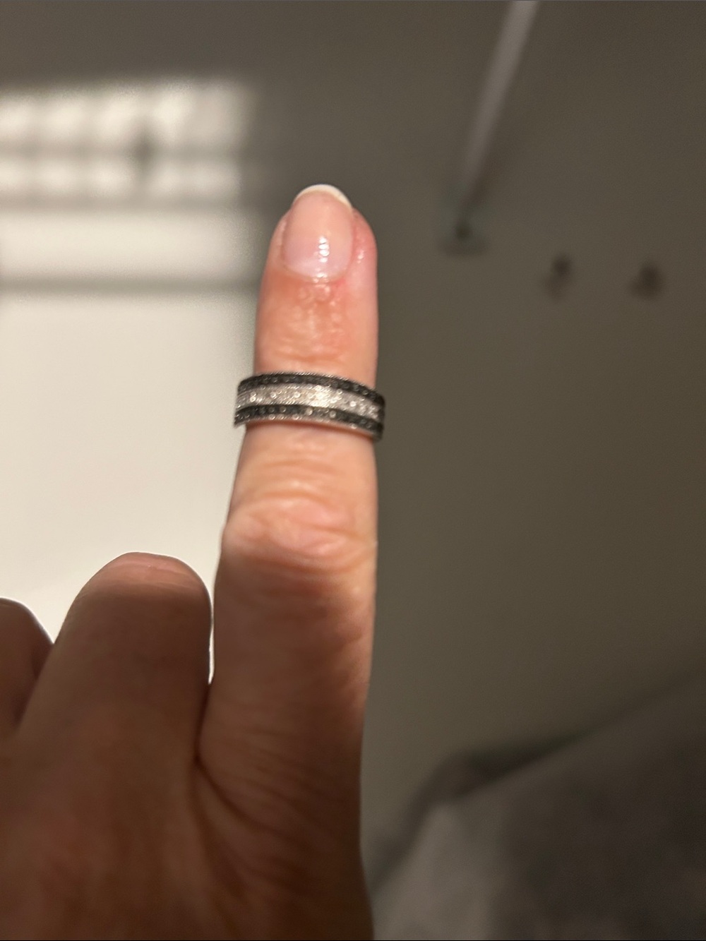 Women's natural Diamond Band Silver Ring - Elegant Sparkle